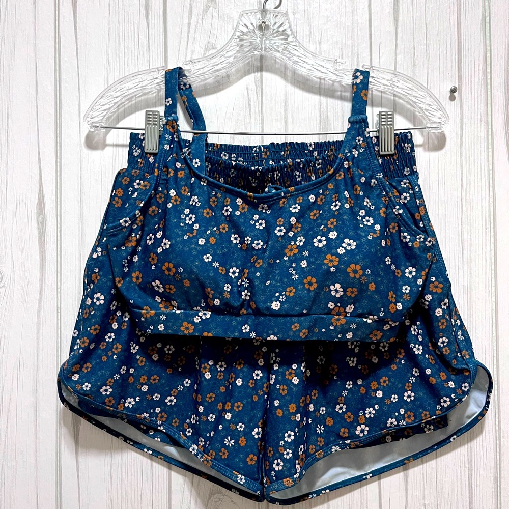 Never worn Sea Fancy floral swimsuit top and shorts medium